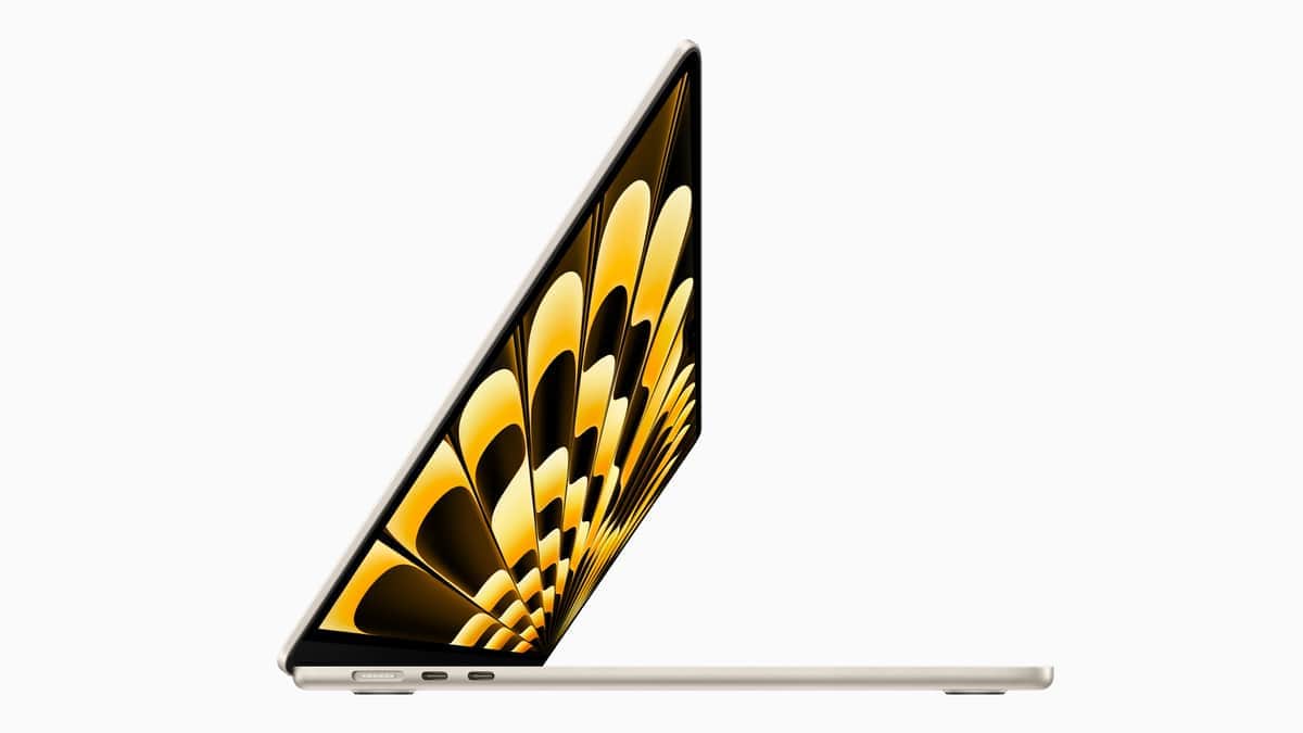 アップル「MacBook Air」新型　15.3型ディスプレー、「M2」チップ搭載