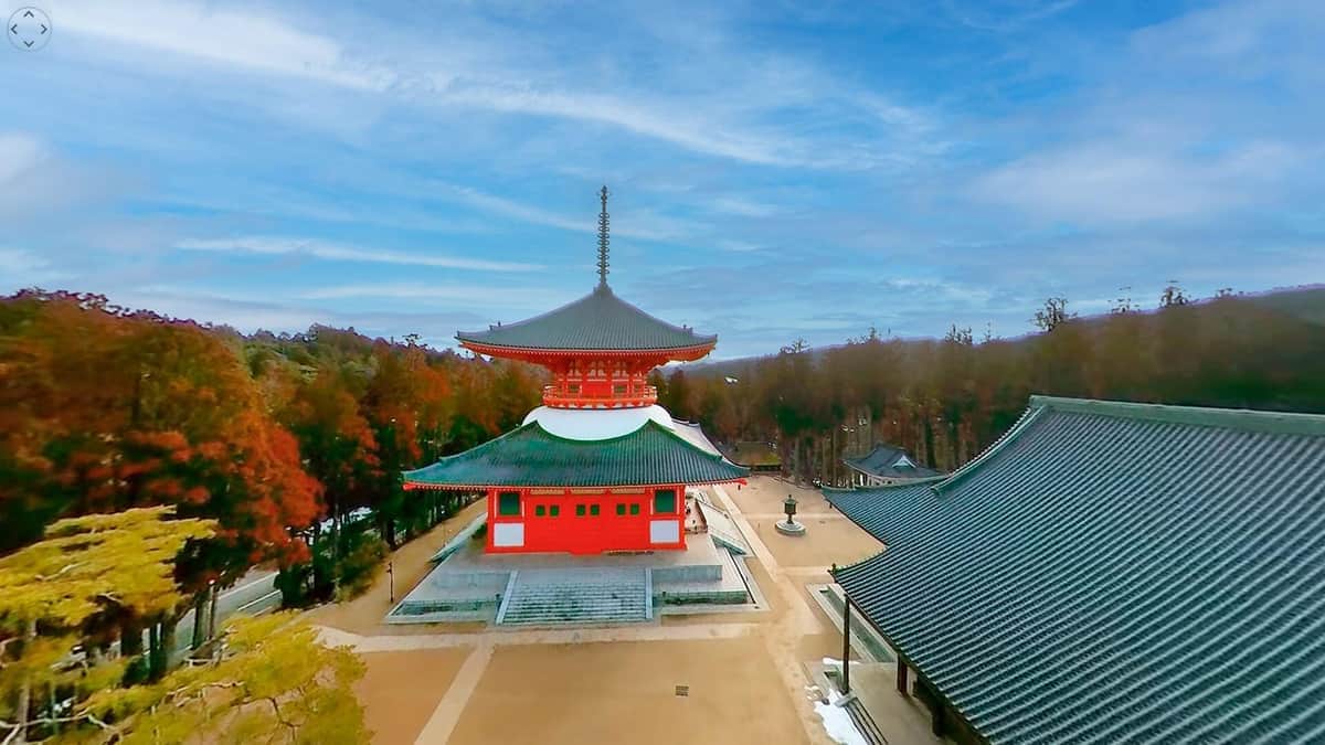 360度VR観光動画「高野山 壇上伽藍・金剛峯寺」と「高野山 奥ノ院」