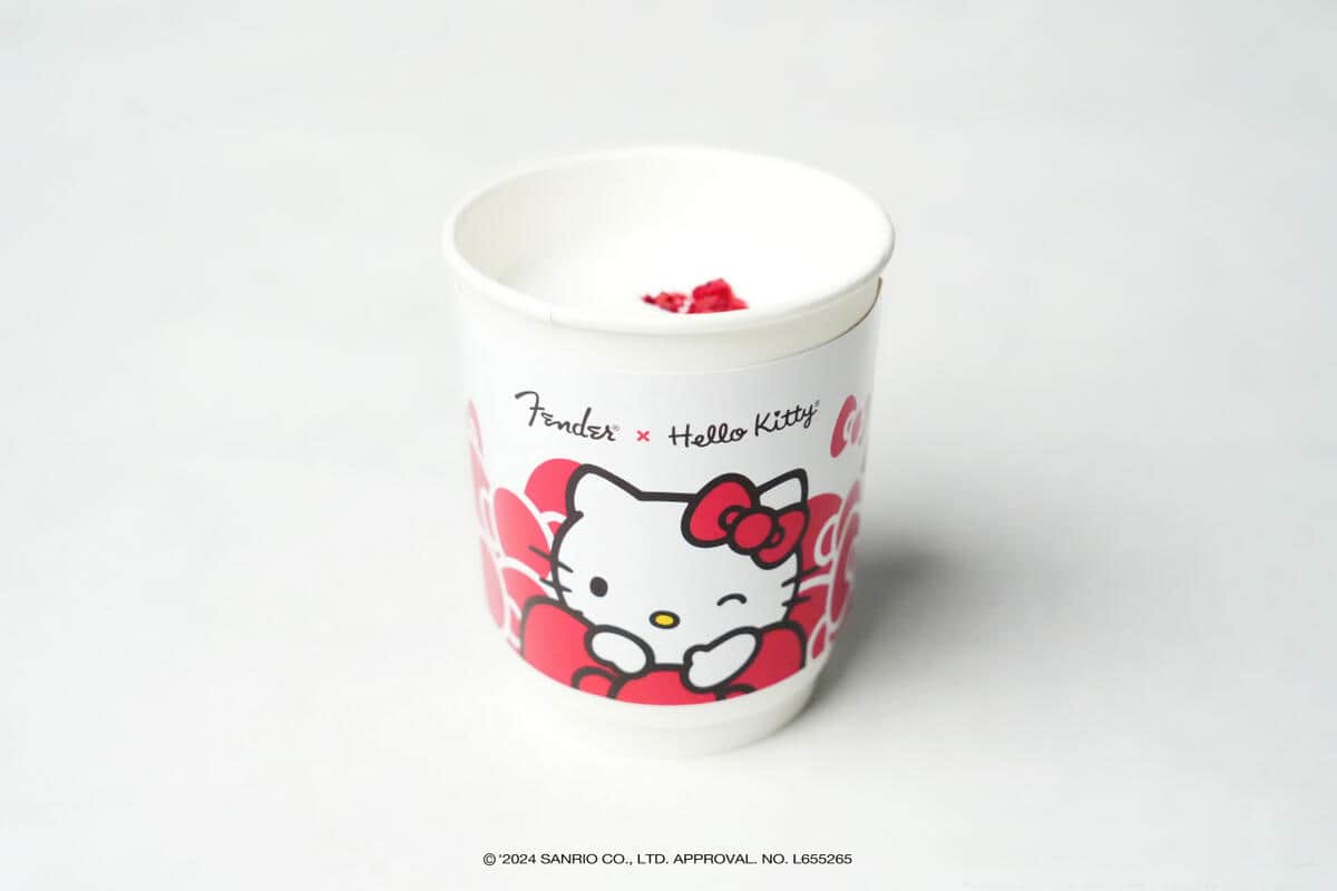 特別コラボドリンク「Hello Kittyʼs Apple Ginger Milk Tea」